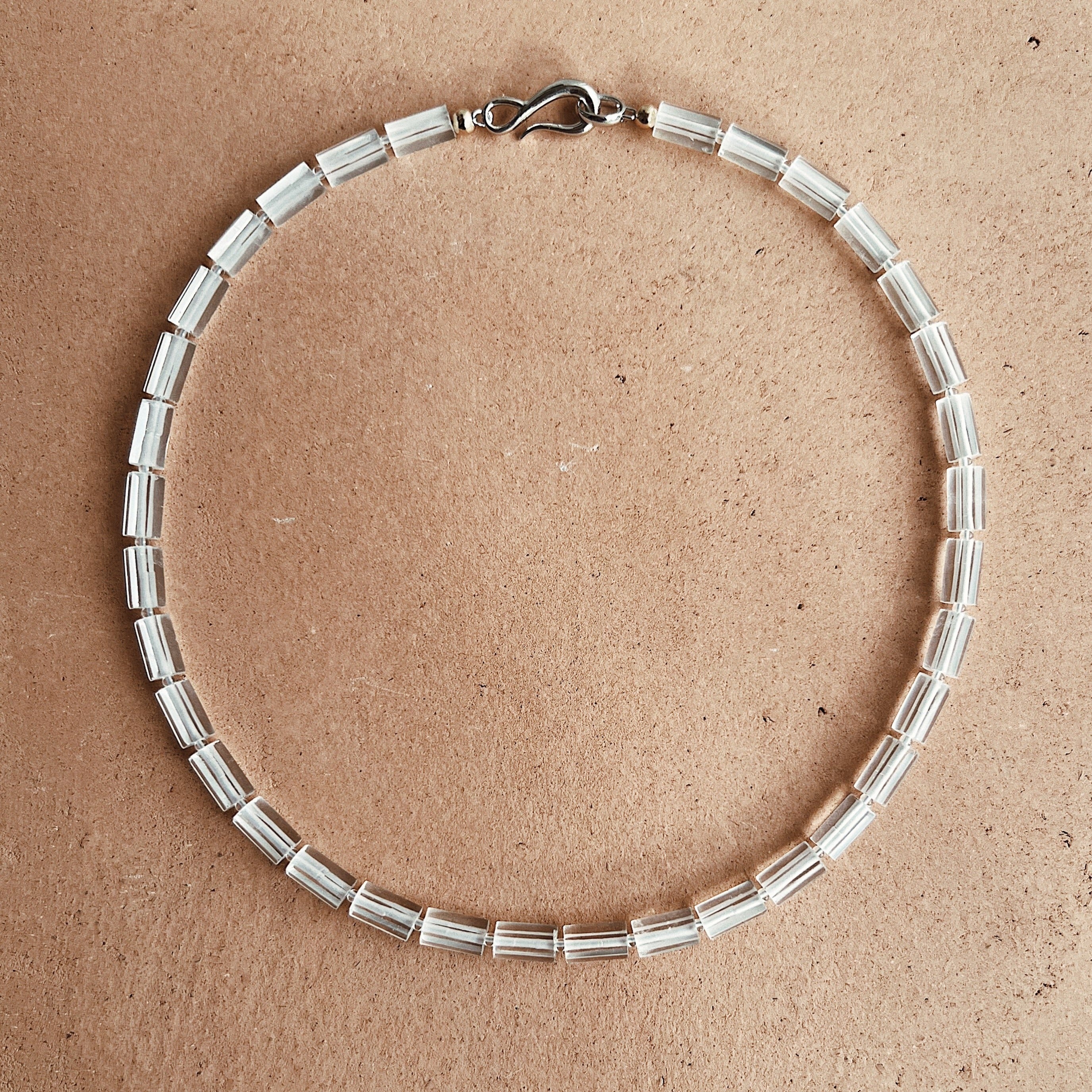 Pillar quartz collar necklace