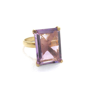 Lucent amethyst ring