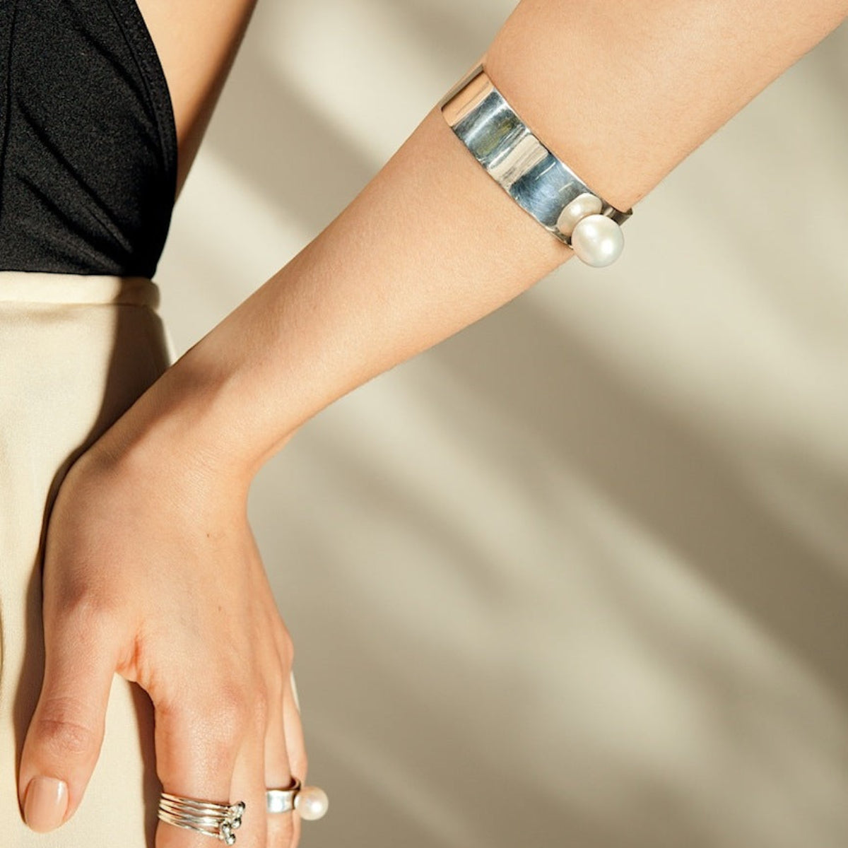 luxury-silver-pearl-cuff-modernist-bracelet