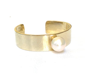 Orb pearl cuff bracelet