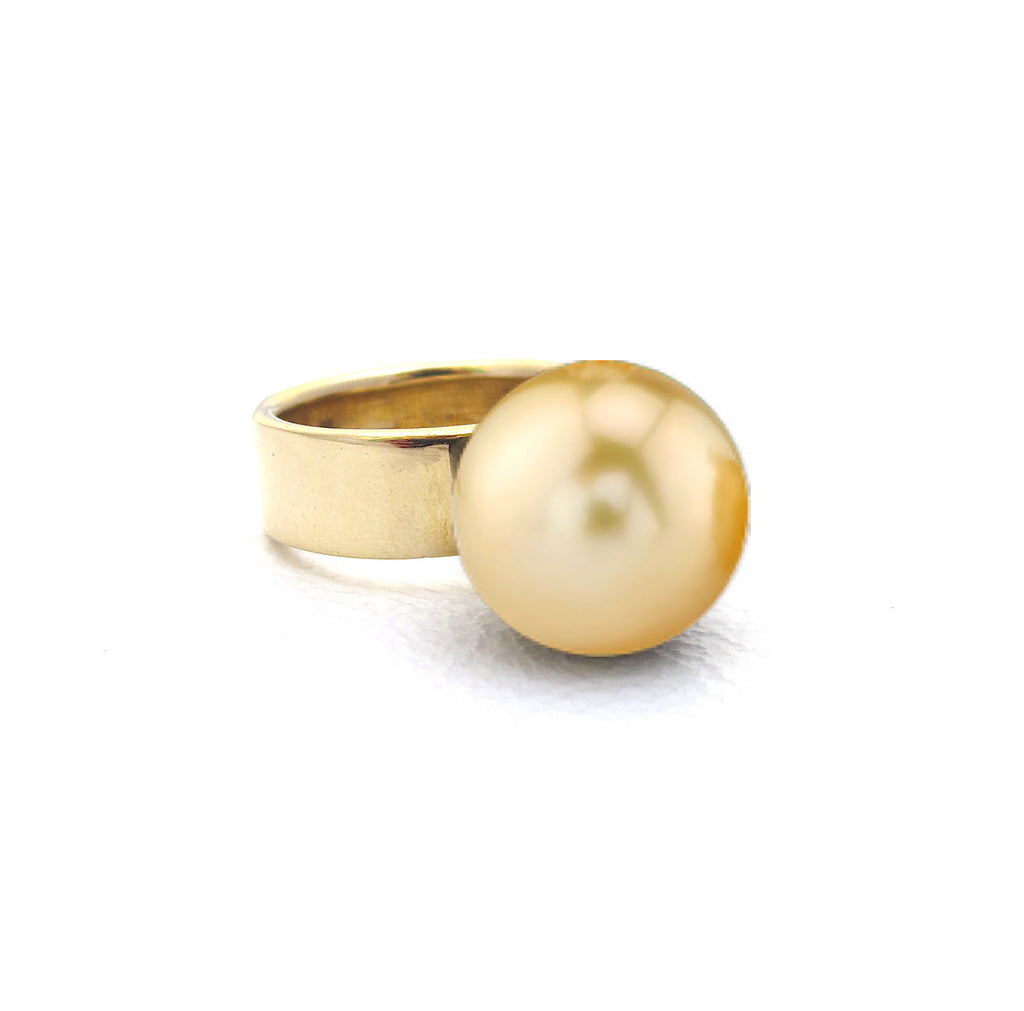 Orb golden pearl ring