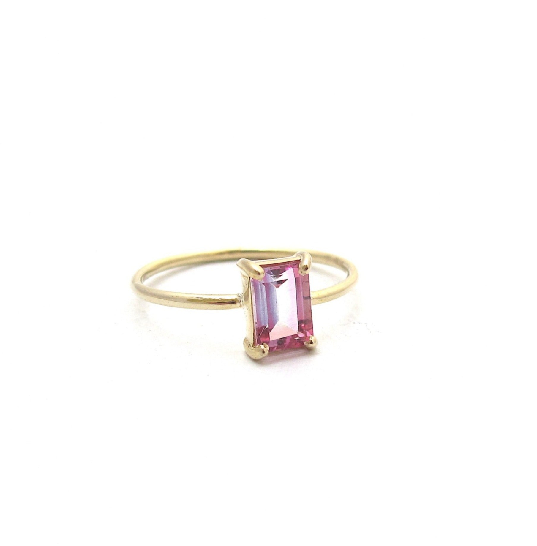 Chelsea solitaire gold ring