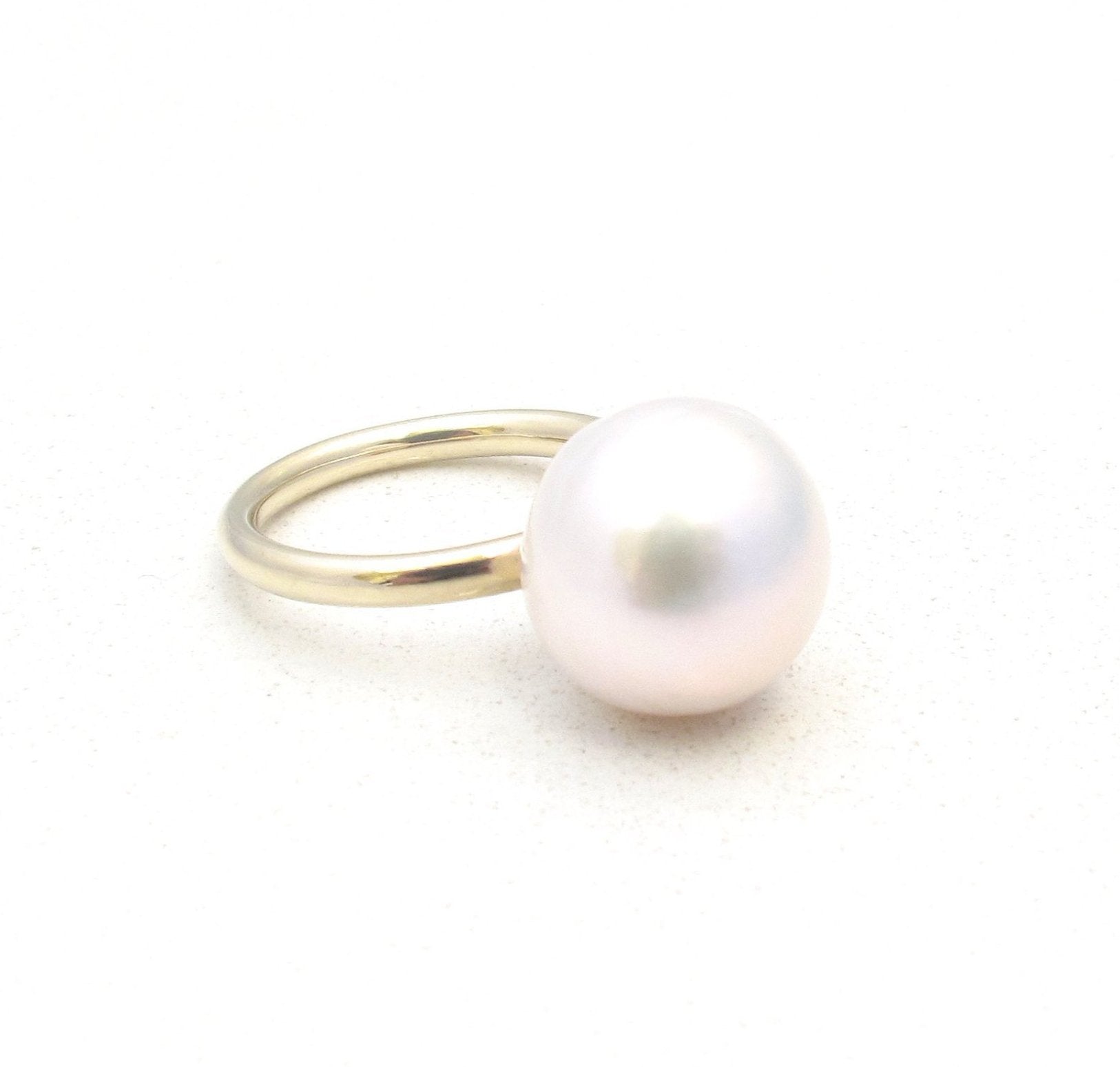 Globe pearl ring, Sphere pearl ring